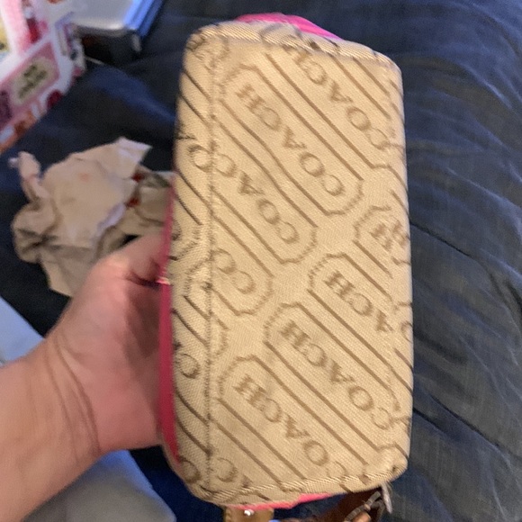 Coach mini purse/travel bag - Picture 3 of 4